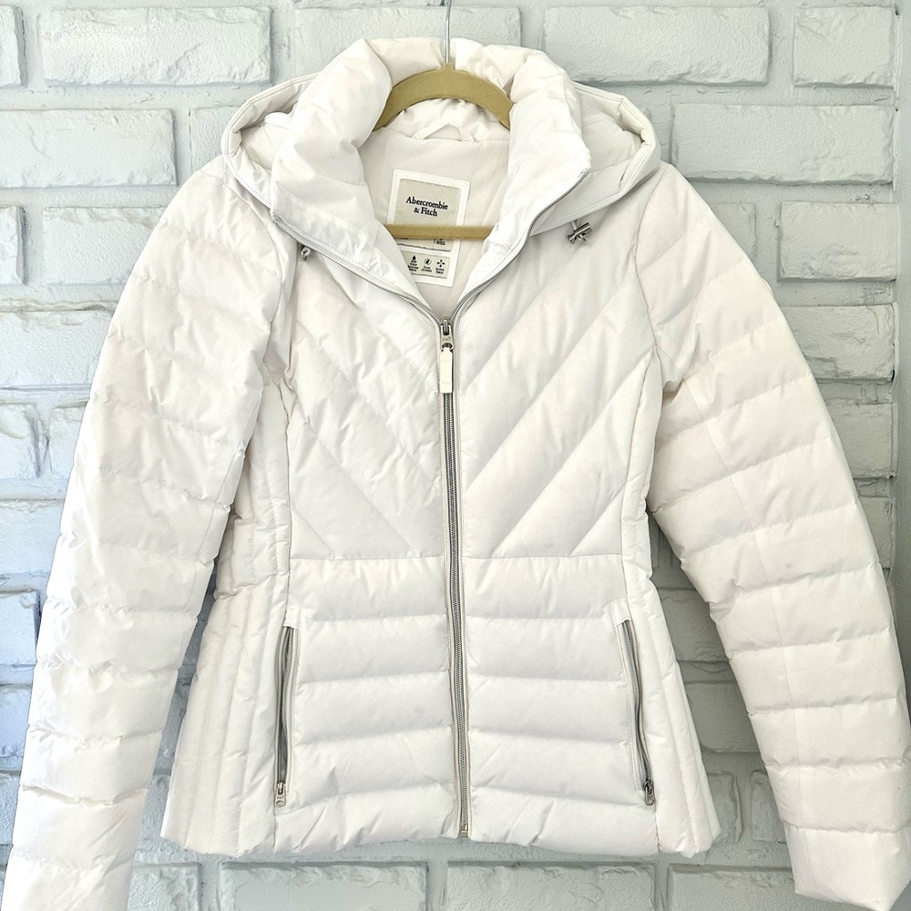 Abercrombie & Fitch White Short Slim Stretch Down Puffer Jacket Coat
